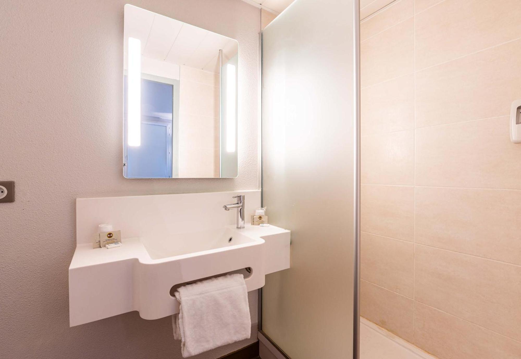 B&B Hotel Saint Jean De Maurienne Sainte-Marie-de-Cuines Ngoại thất bức ảnh